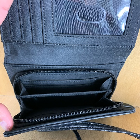 Liz Claiborne Small Black CrossBody - Picture 5 of 5